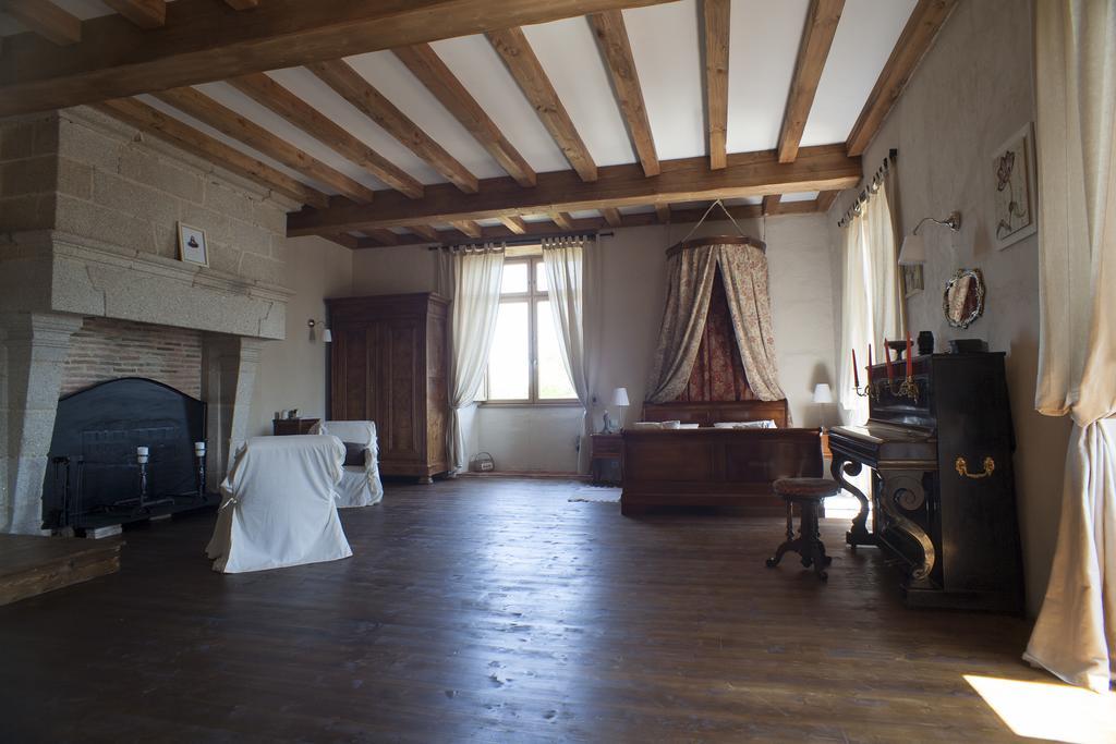 Logis De Riparfonds Bed and Breakfast Bressuire Exteriör bild